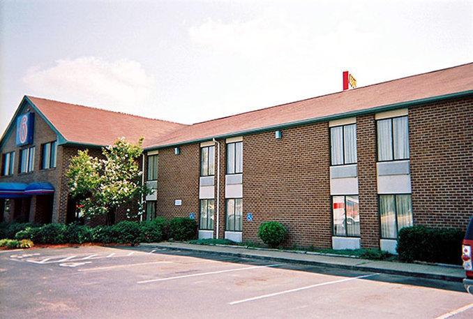 Red Roof Inn Roanoke Rapids Exterior photo